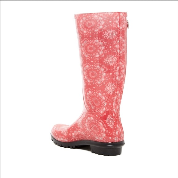 Ugg Shaye Rain Boot - Picture 2 of 2